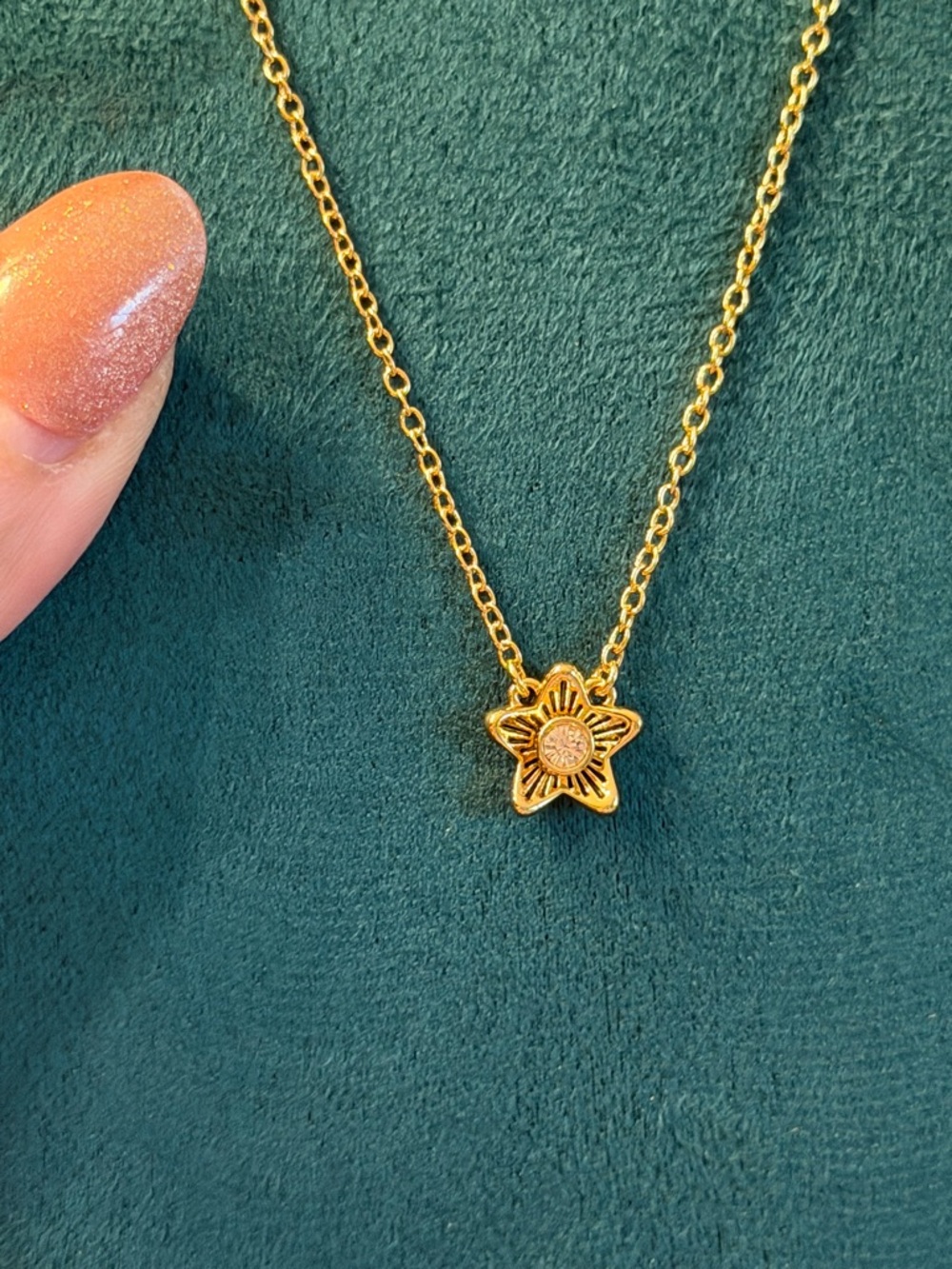 Coach NWOT Gold Flower Pendant Necklace with Clear Stone - Picture 8 of 11